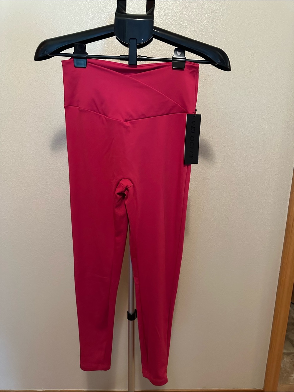 Velocity V-Front High-Waist Hot Pink Leggings